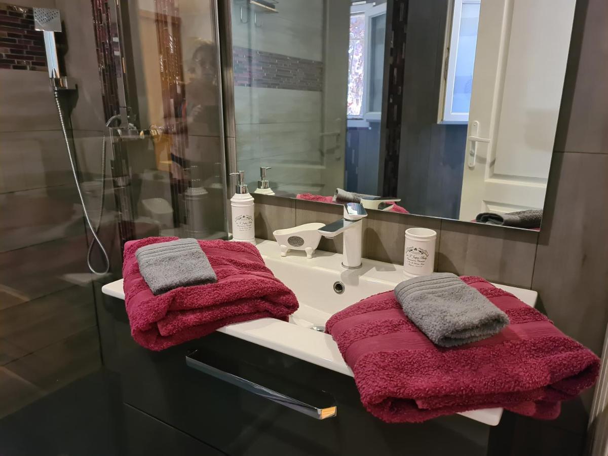 3 indépendants dans villa avec piscine terrasse, jardin, parking clos, wifi Meyreuil Extérieur photo