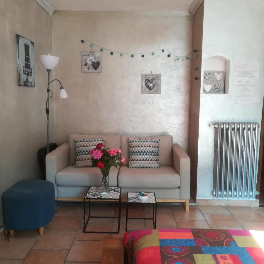 3 indépendants dans villa avec piscine terrasse, jardin, parking clos, wifi Meyreuil Extérieur photo