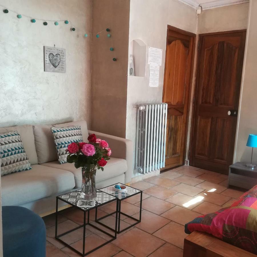 3 indépendants dans villa avec piscine terrasse, jardin, parking clos, wifi Meyreuil Extérieur photo