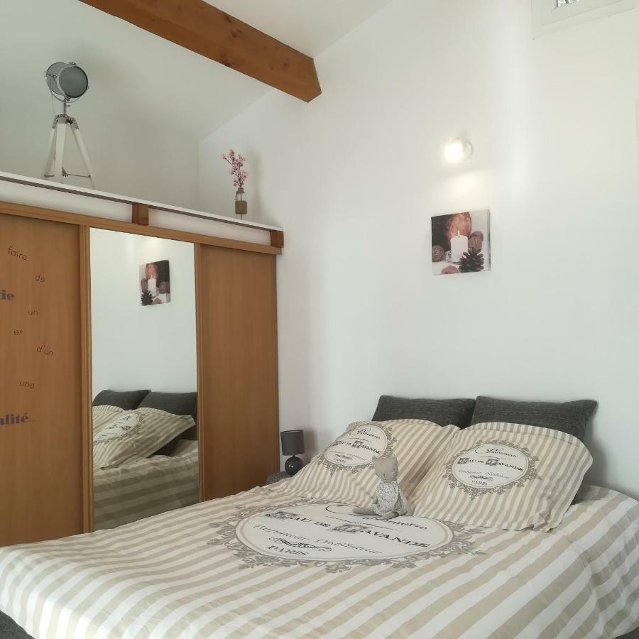 3 indépendants dans villa avec piscine terrasse, jardin, parking clos, wifi Meyreuil Extérieur photo